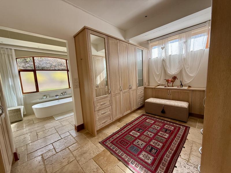 5 Bedroom Property for Sale in Clarens Free State